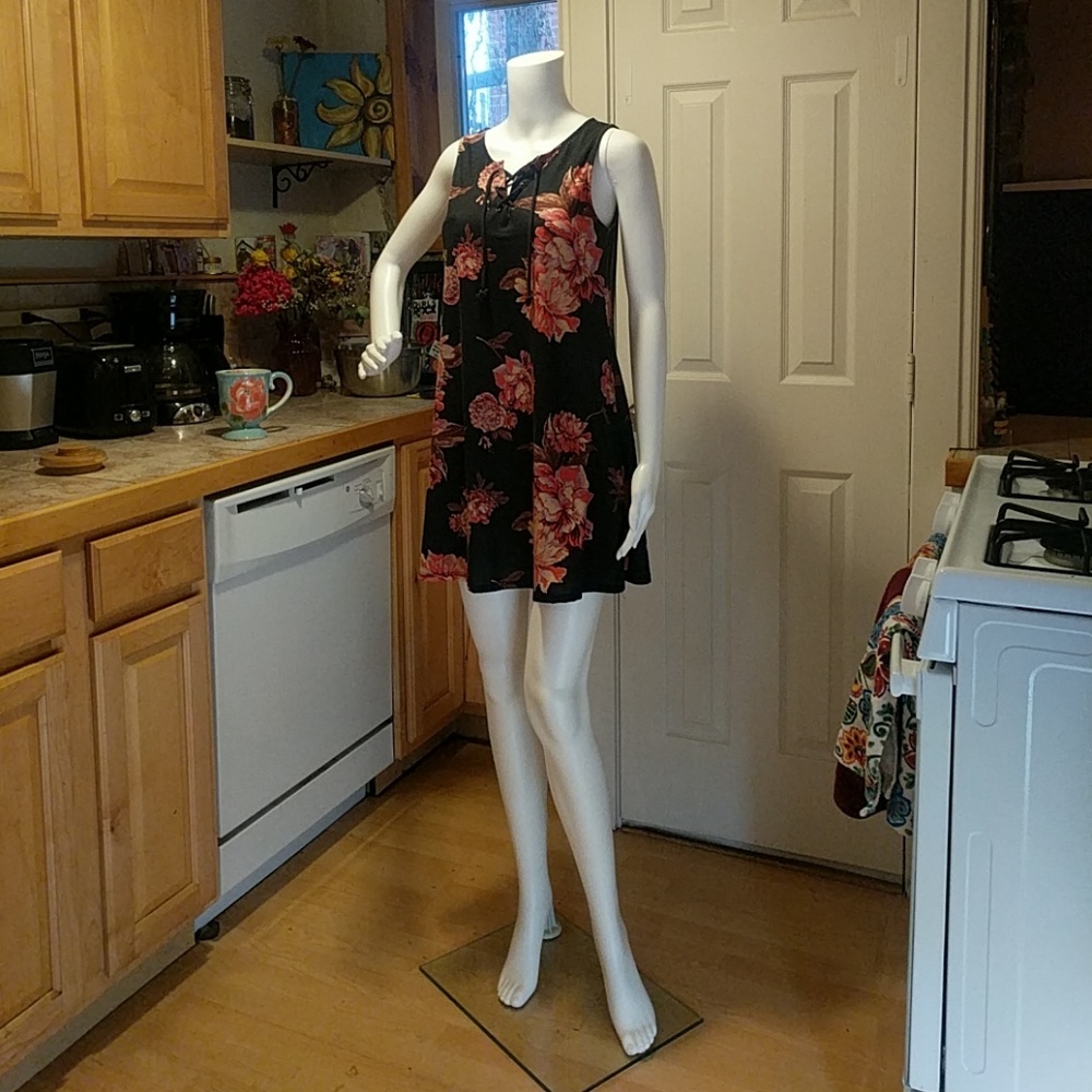 Dress - Picture 3 of 5